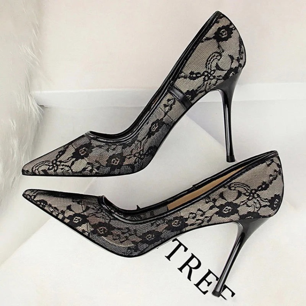 Big Tree Women’s Black Lacey heels